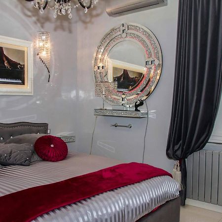 Jacuzzi Love SuitesweetРим Екстериор снимка